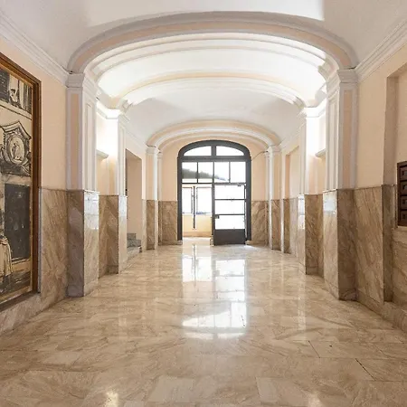 Lovely New Via Genova Daire