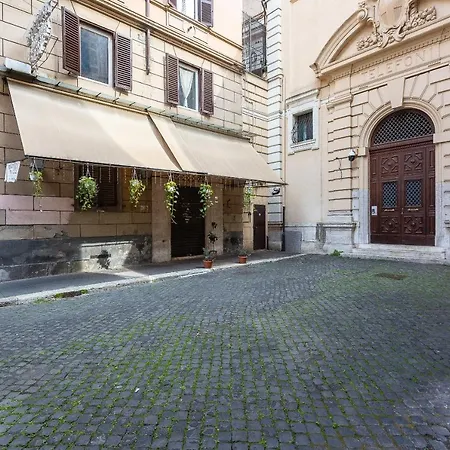 Lovely New Via Genova Daire