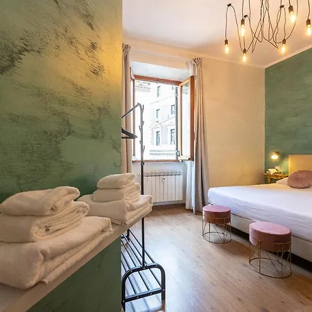 Lovely New Via Genova Apartment