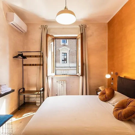 Lovely New Via Genova Apartment