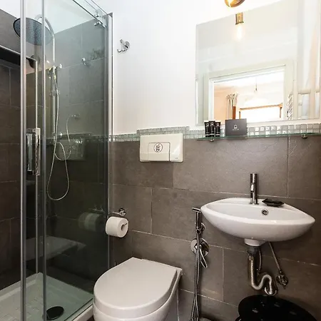 Lovely New Via Genova Apartment Rome