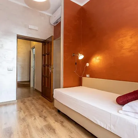 Lovely New Via Genova Apartment Rom