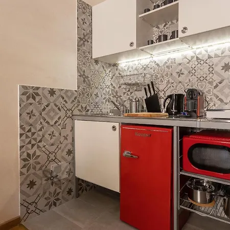 Apartment Lovely New Via Genova Rom